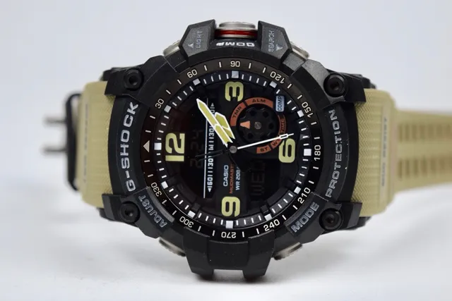卡西欧 G-Shock Mudmaster 黑色和米色 运动手表 2