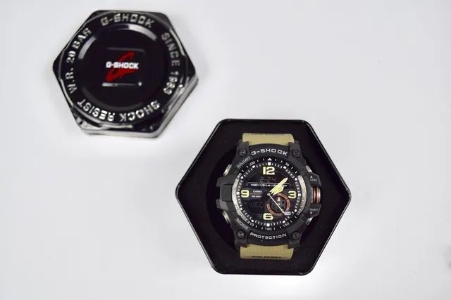 卡西欧 G-Shock Mudmaster 黑色和米色 运动手表 4