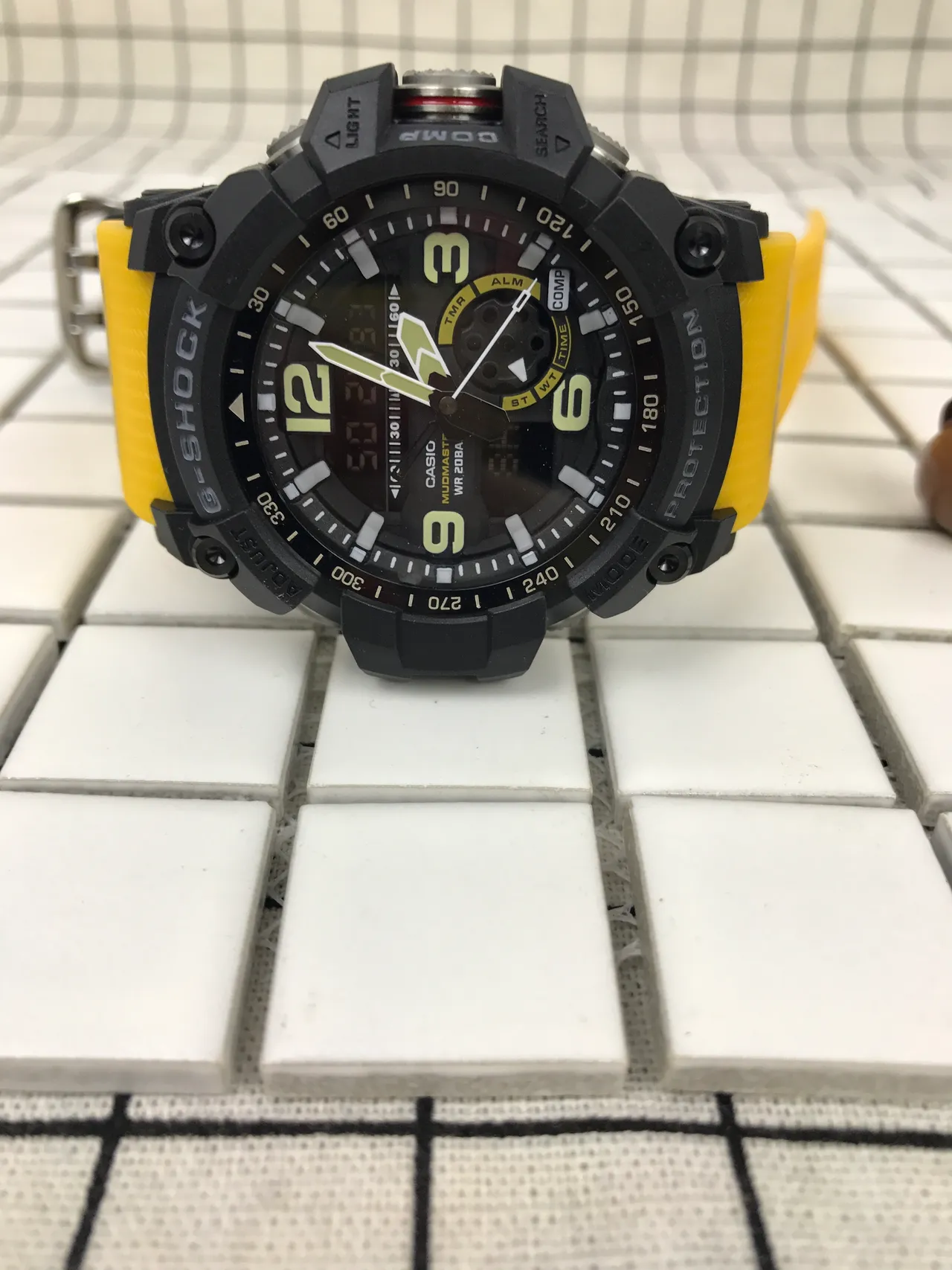 Casio G-Shock Mudmaster Reloj Deportivo Negro y Amarillo 2
