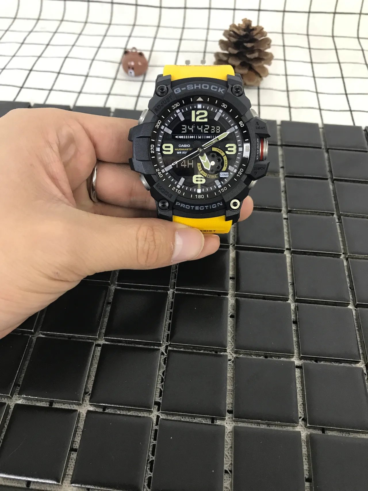Casio G-Shock Mudmaster Reloj Deportivo Negro y Amarillo 8