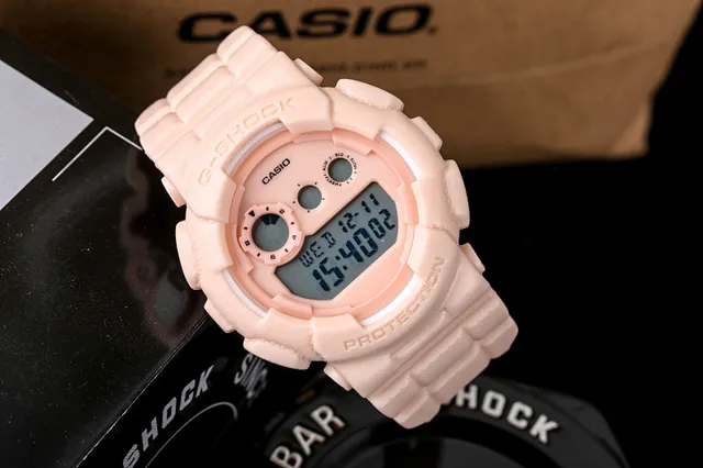 ক্যাসিও G-SHOCK গোলাপি সাদা দৃঢ় রেজিন নির্মাণ ডিজিটাল এলসিডি ডিসপ্লে কোয়ার্টজ ঘড়ি 2