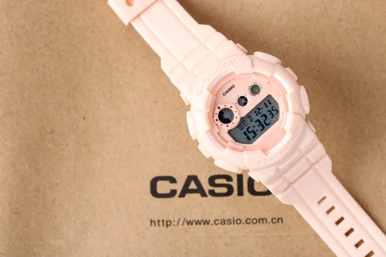 ক্যাসিও G-SHOCK গোলাপি সাদা দৃঢ় রেজিন নির্মাণ ডিজিটাল এলসিডি ডিসপ্লে কোয়ার্টজ ঘড়ি 5