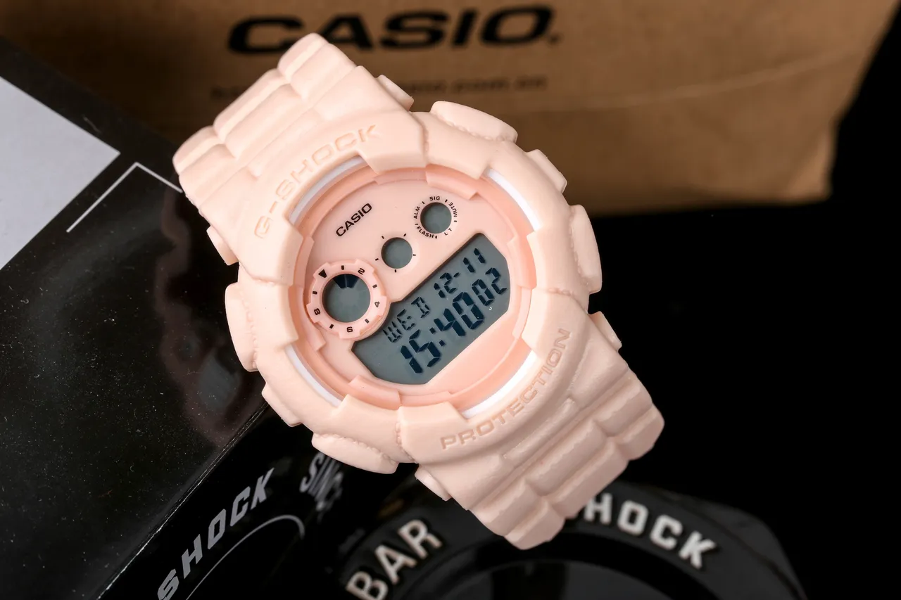 ক্যাসিও G-SHOCK গোলাপি সাদা দৃঢ় রেজিন নির্মাণ ডিজিটাল এলসিডি ডিসপ্লে কোয়ার্টজ ঘড়ি 10