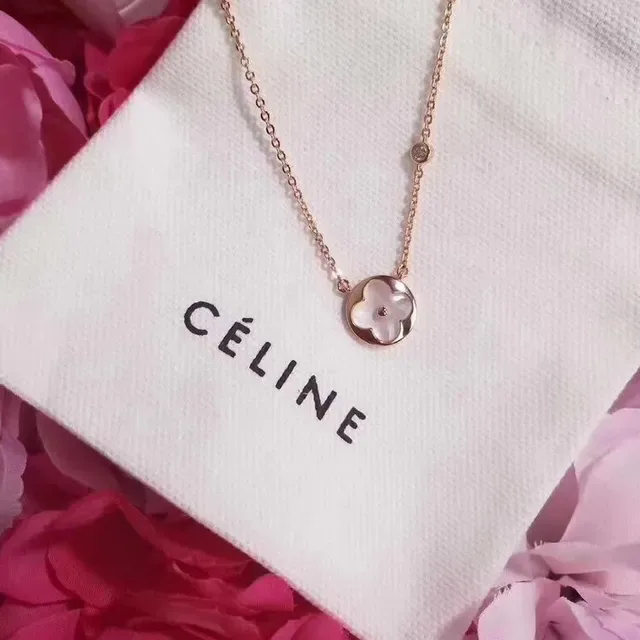 Céline Triomphe 花卉珍珠母吊坠项链 3