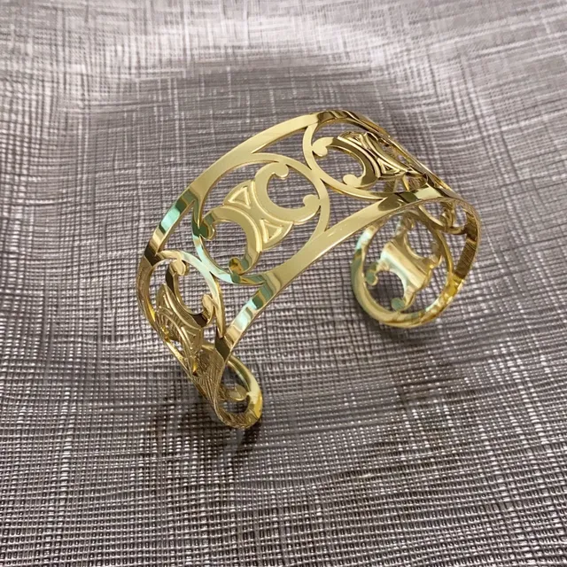Celine Triomphe Pulsera de puño de tono dorado con trabajo abierto 3