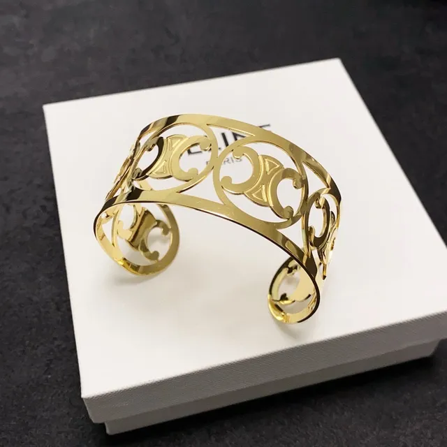 Celine Triomphe Pulsera de puño de tono dorado con trabajo abierto 4
