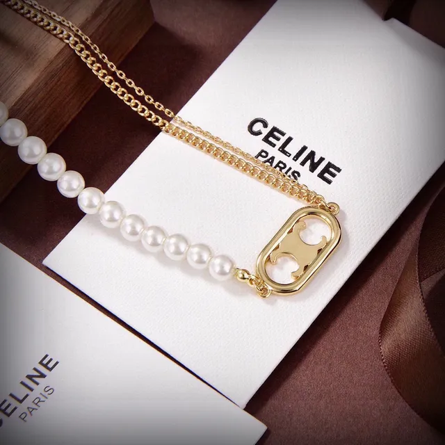 Celine Triomphe Collier perle et logo doré 5
