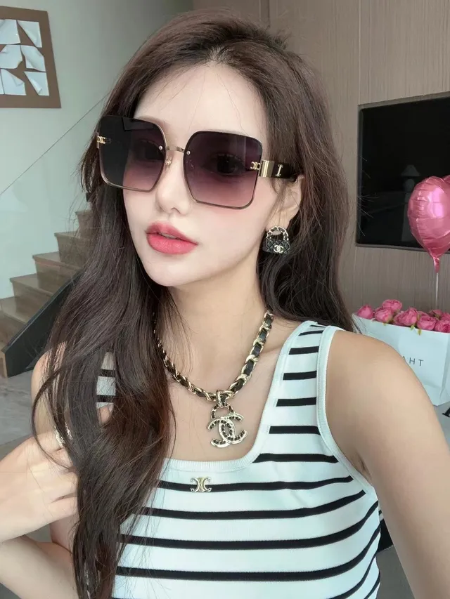 Celine Triomphe আয়তাকার সোনালি ফ্রেম চশমা 2