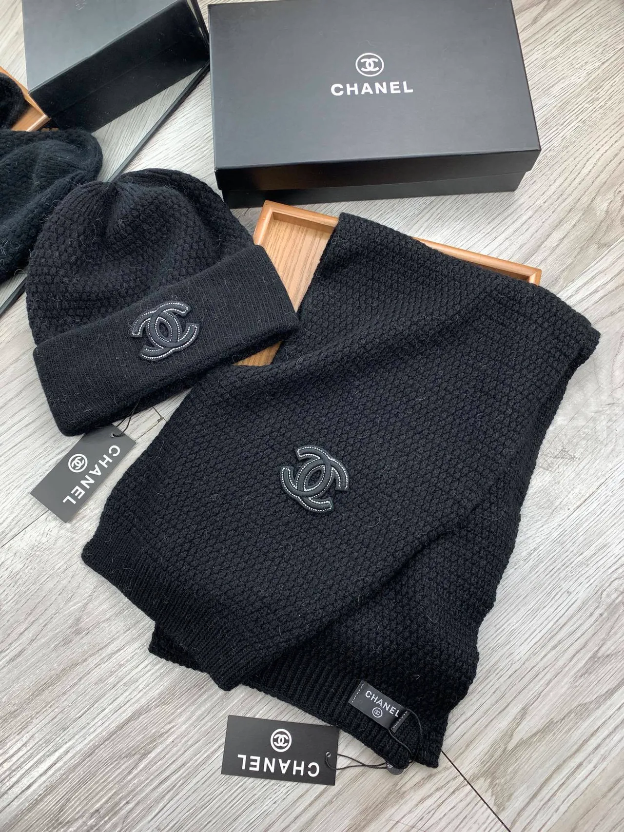 Chanel Noir Beige Tricoté Manchette Pliée Bonnet 3