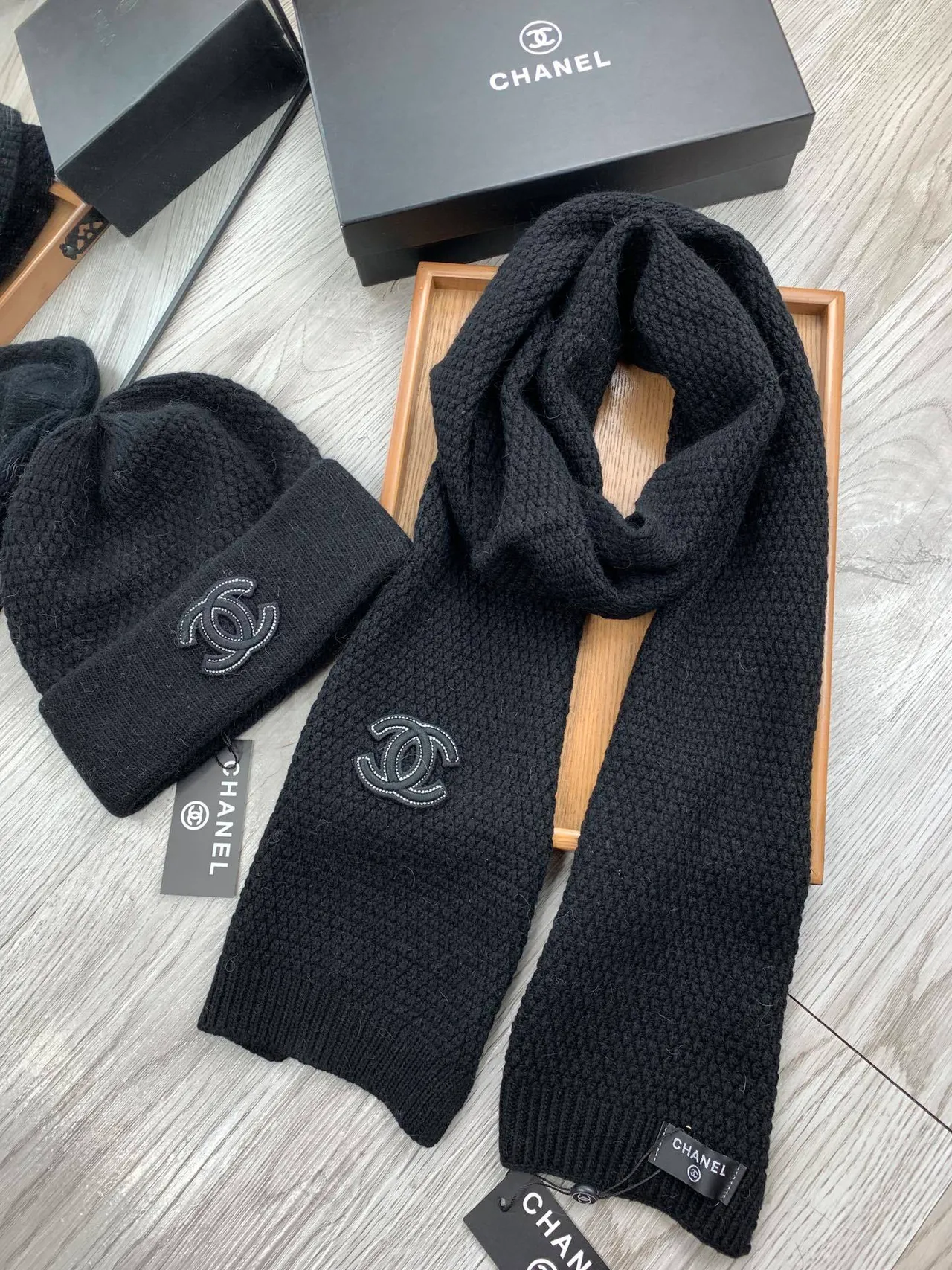 Chanel Noir Beige Tricoté Manchette Pliée Bonnet 5