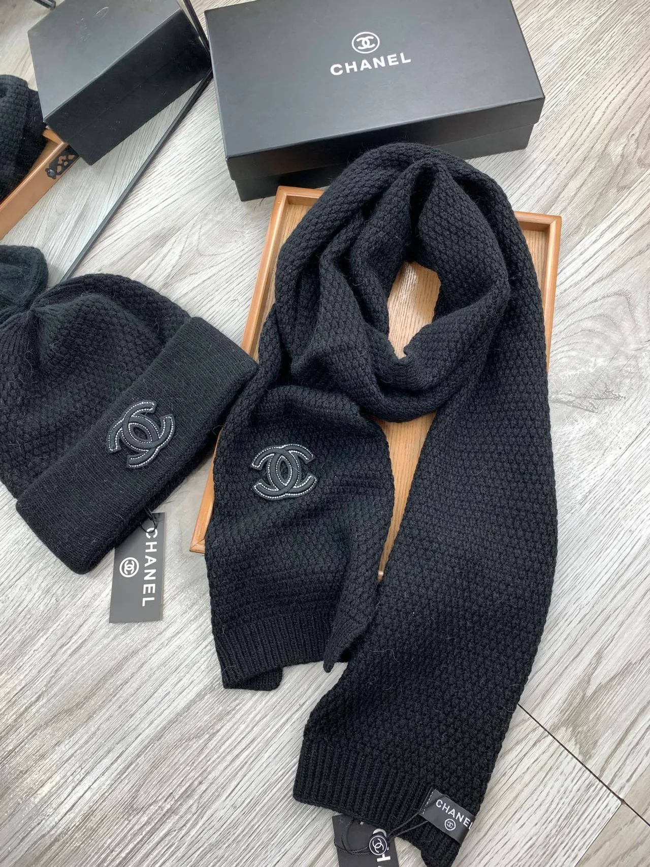 Chanel Noir Beige Tricoté Manchette Pliée Bonnet 6