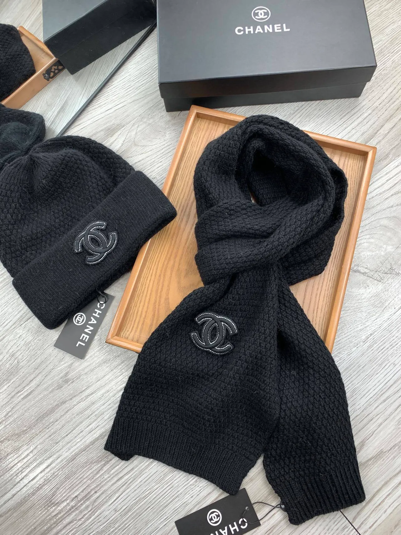 Chanel Noir Beige Tricoté Manchette Pliée Bonnet 7