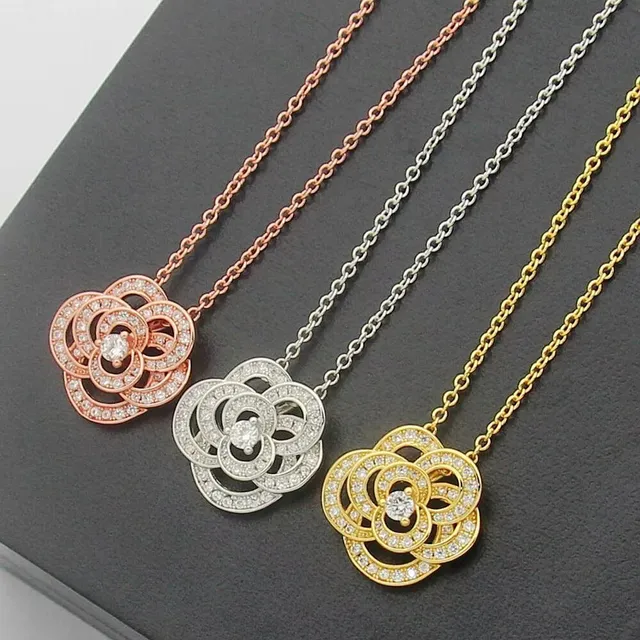Chanel Camélia Pavé Diamond Flower Necklace 7