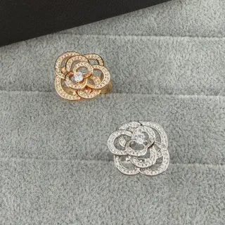 Chanel 卡美莉娅 镶钻 互锁山茶花戒指