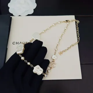 قلادة شانيل كاميليا لؤلؤ ذهب أبيض سلسلة باروك لؤلؤ