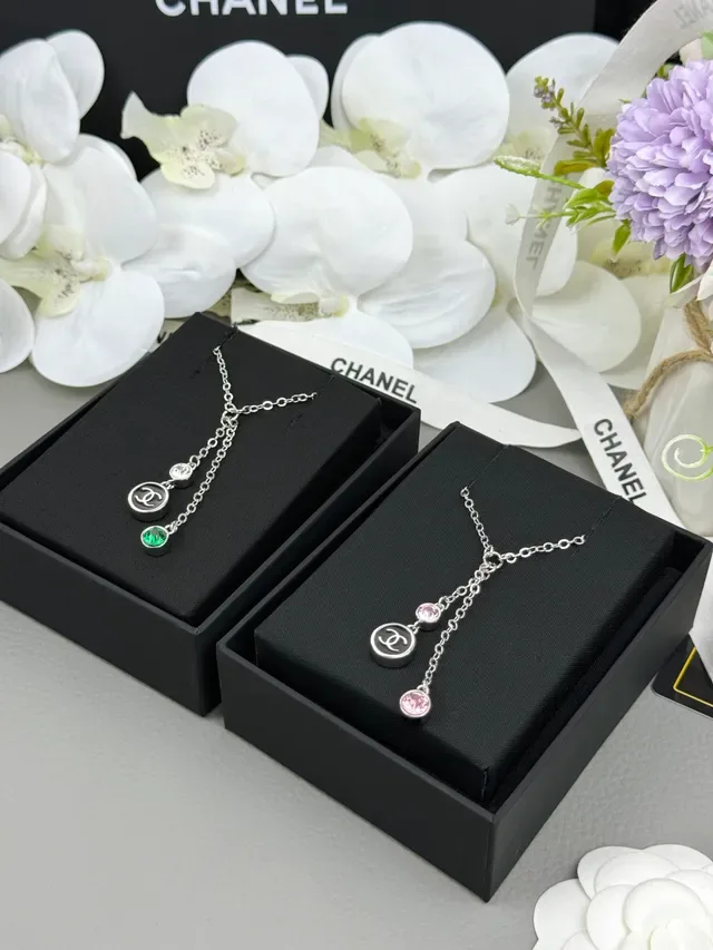 Chanel CC Logo Layered Necklace Silver Green Chain Interlocking Necklace 2