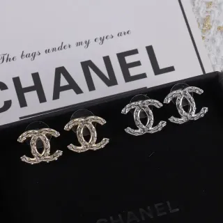 Chanel CC Logo Brincos de tachas Pavé Crystal