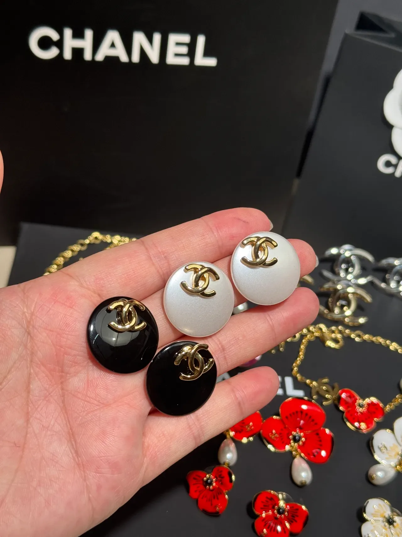 Chanel CC Logo Stud White Gold Round Earrings 2