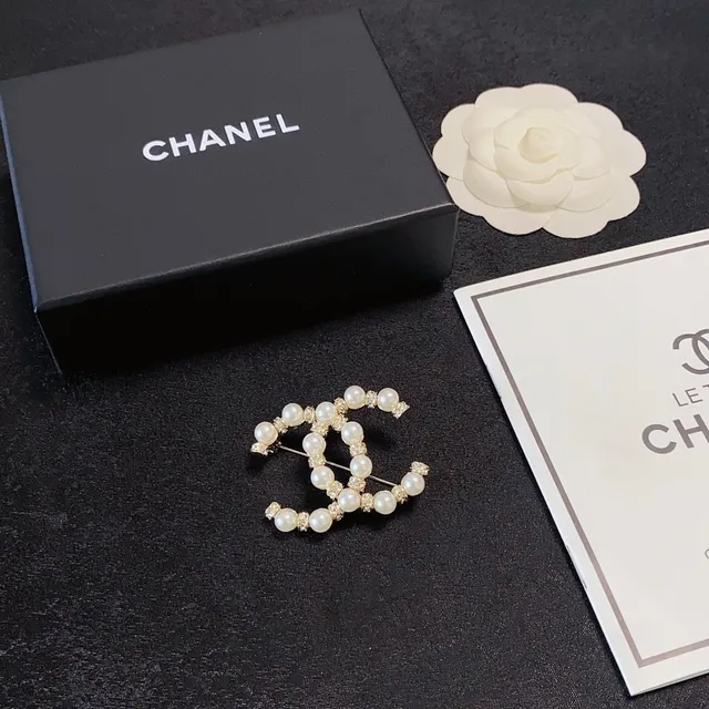 Chanel CC Pearl and Crystal Brooch 2