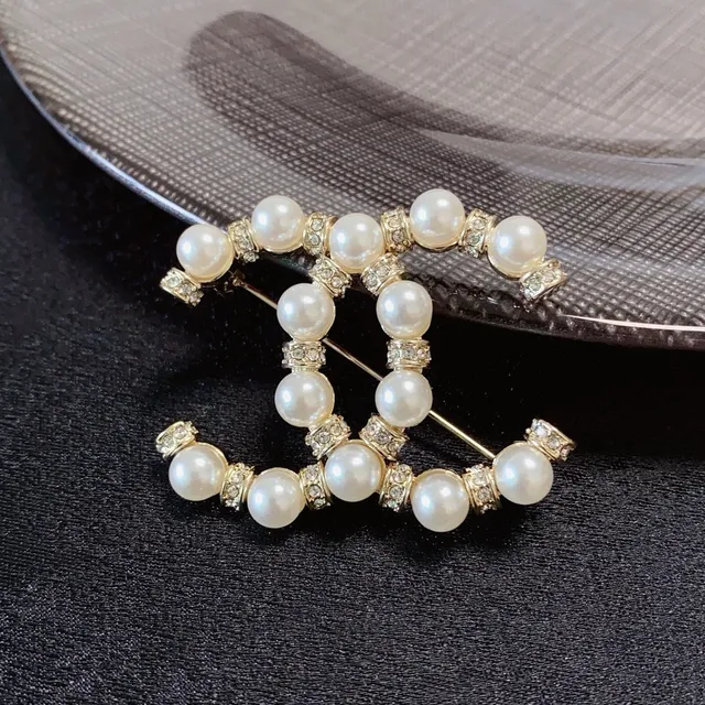 Chanel CC Pearl and Crystal Brooch 4