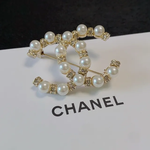 Chanel CC Pearl and Crystal Brooch 5