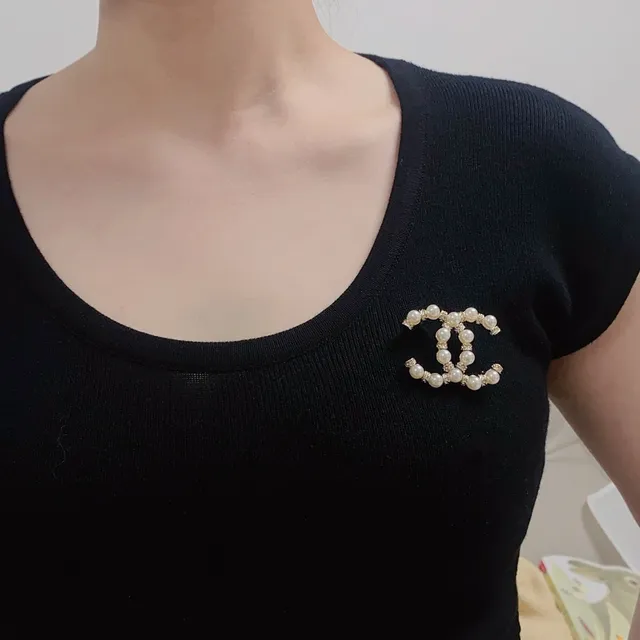 Chanel CC Pearl and Crystal Brooch 9