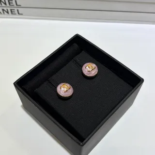 Chanel CC Stud ذهب وردي دائري مينا وجه أقراط