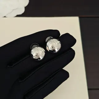 Chanel CC Stud Brincos Prata Redondos Pavé Cristal Embellished