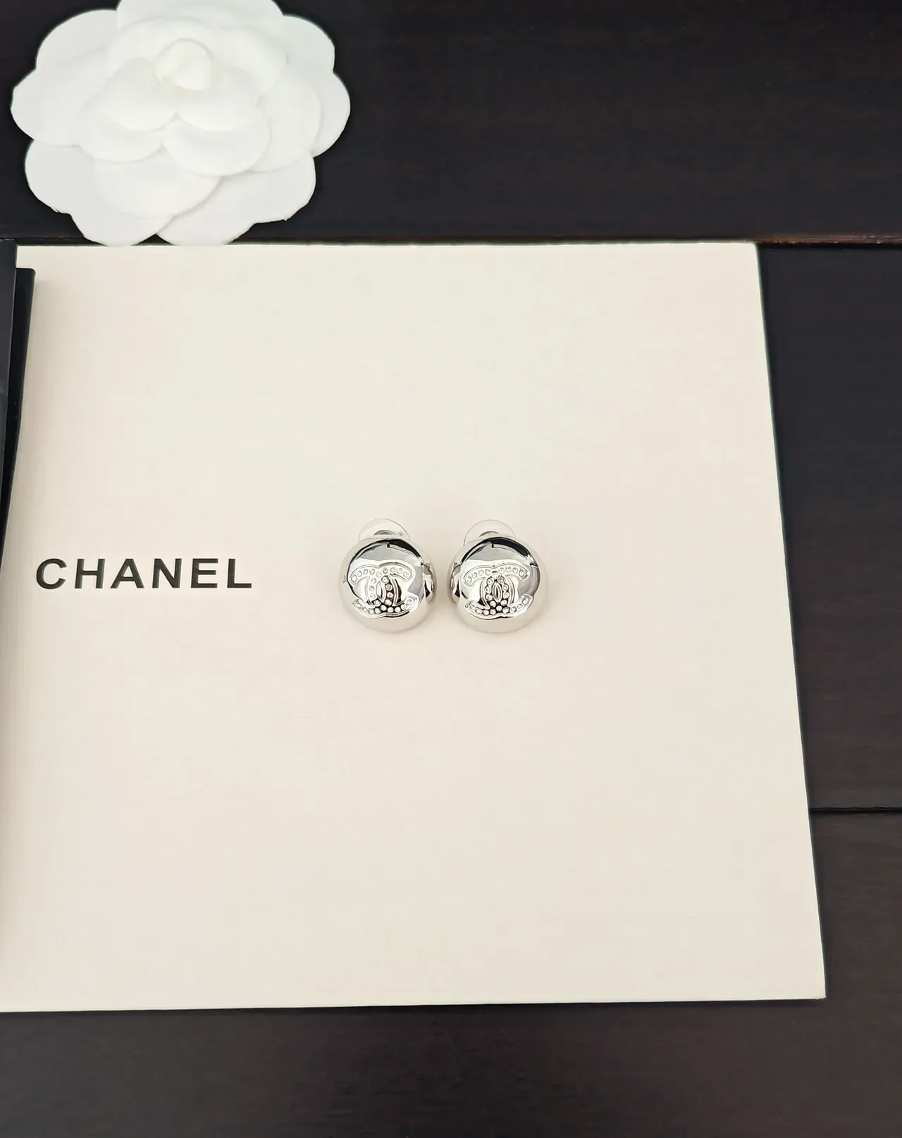 Chanel CC Stud Boucles d'Oreilles Argent Ronde Pavé Cristal Embellished 5