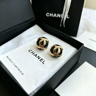 Chanel Classic CC বল স্টাড কালো সোনা গোলকীয় স্টাড ইন্টারলকিং মোটিফ কানের দুল
