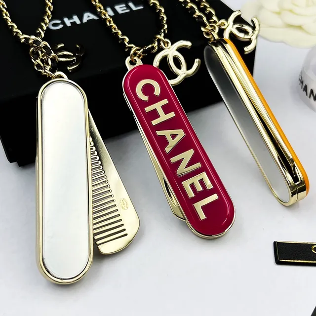 Chanel Colar de Pente Pingente de Esmalte Corrente Dourado-Preto Colar para Mulher 3