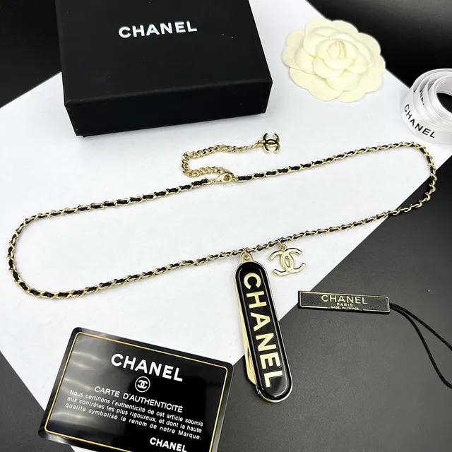 Chanel Colar de Pente Pingente de Esmalte Corrente Dourado-Preto Colar para Mulher 5