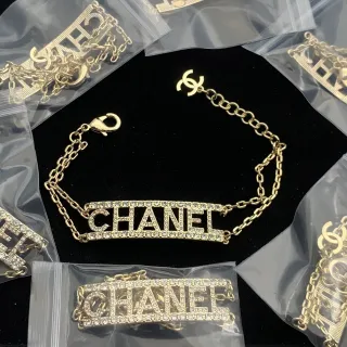 Chanel Crystal-Pavé CHANEL سوار لوحة الاسم