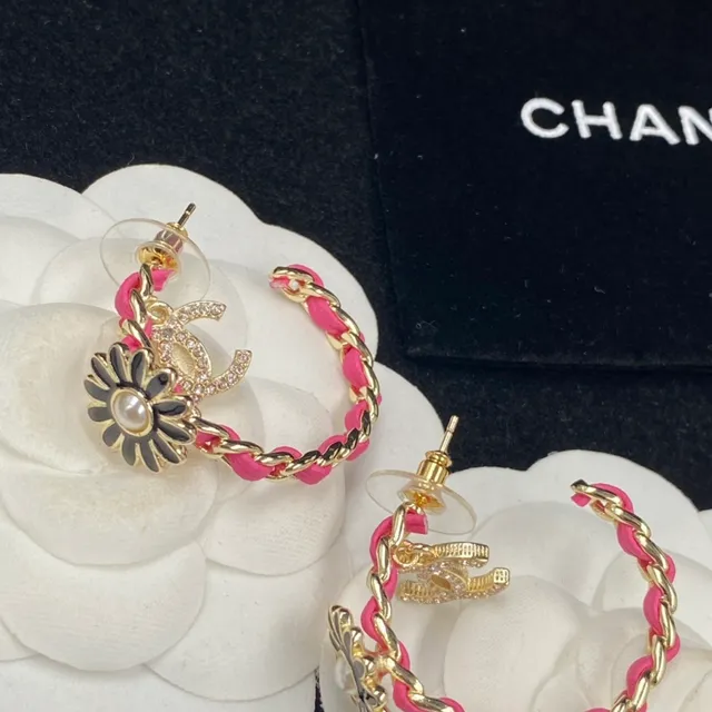 Chanel Daisy Pearl and Pink Chain Earrings 4