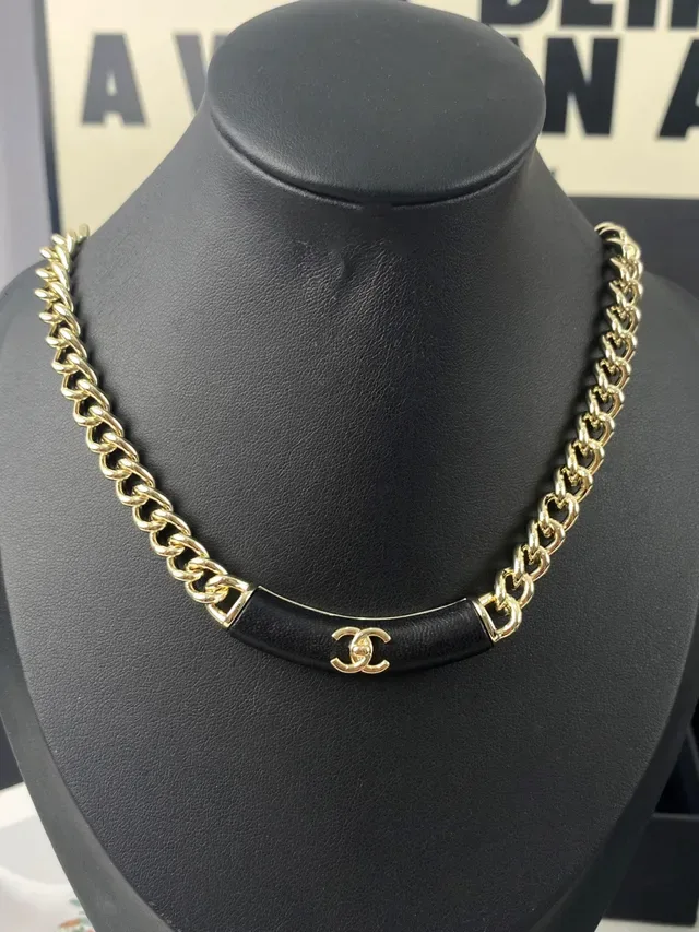 Chanel गोल्ड ब्लैक कर्ब चेन लेदर बार नेकलेस 2