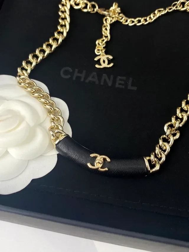 Chanel गोल्ड ब्लैक कर्ब चेन लेदर बार नेकलेस 6