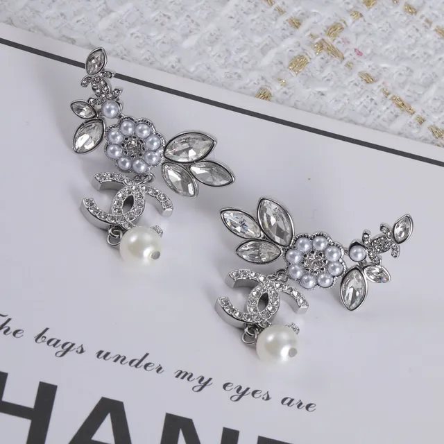 Chanel Boucles d'oreilles perles motif floral or argent 3