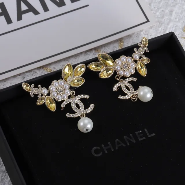 Chanel Boucles d'oreilles perles motif floral or argent 8