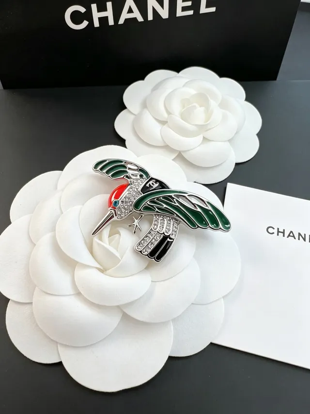 Chanel Hummingbird Brooch White Green Enamel Crystal-Embellished Brooch 2