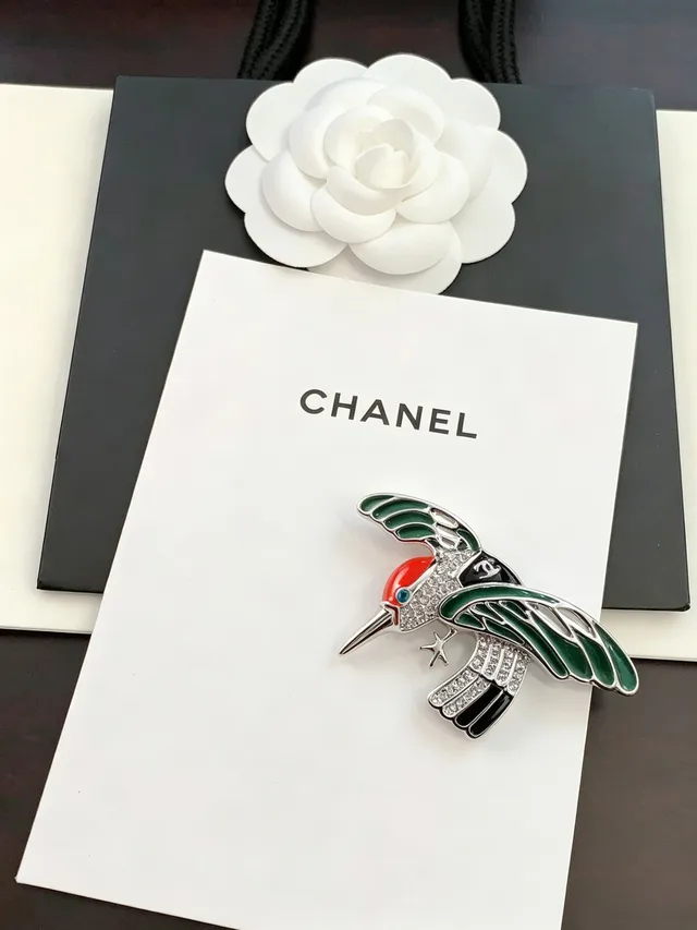 Chanel Hummingbird Brooch White Green Enamel Crystal-Embellished Brooch 6