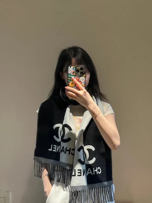 Chanel Logo Rayada Cachemira Bufanda 2