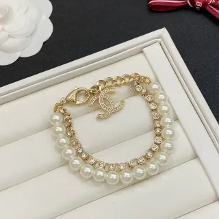 Pulseira Chanel Pérolas e Cristal CC Logo Dourado Duplo Fio