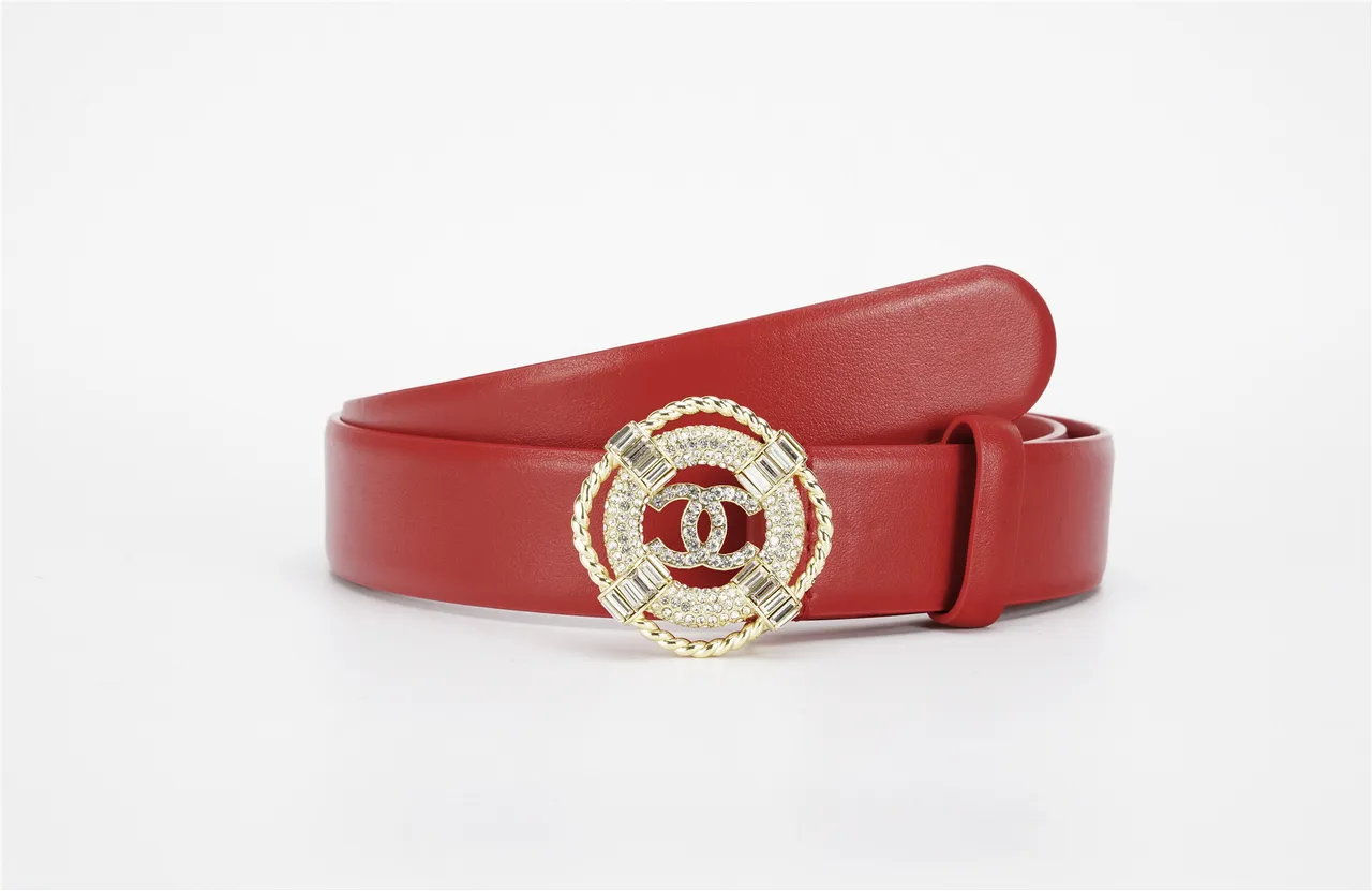 Cinto de couro Chanel vermelho dourado com fivela de trança de corda com cristais 4