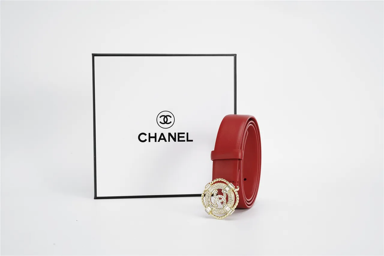 Cinto de couro Chanel vermelho dourado com fivela de trança de corda com cristais 6