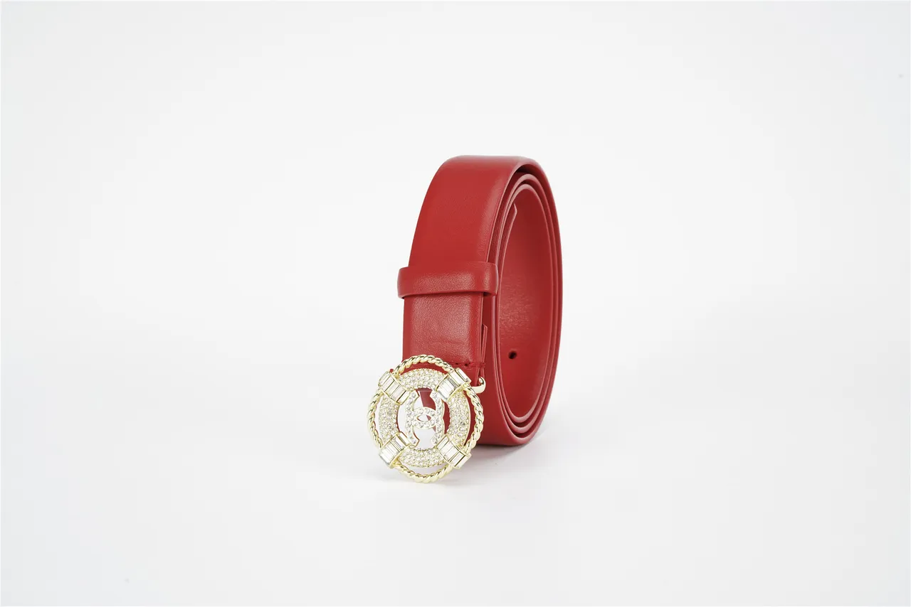 Cinto de couro Chanel vermelho dourado com fivela de trança de corda com cristais 7