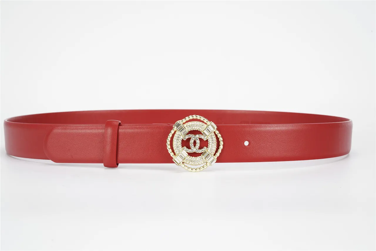 Cinto de couro Chanel vermelho dourado com fivela de trança de corda com cristais 9