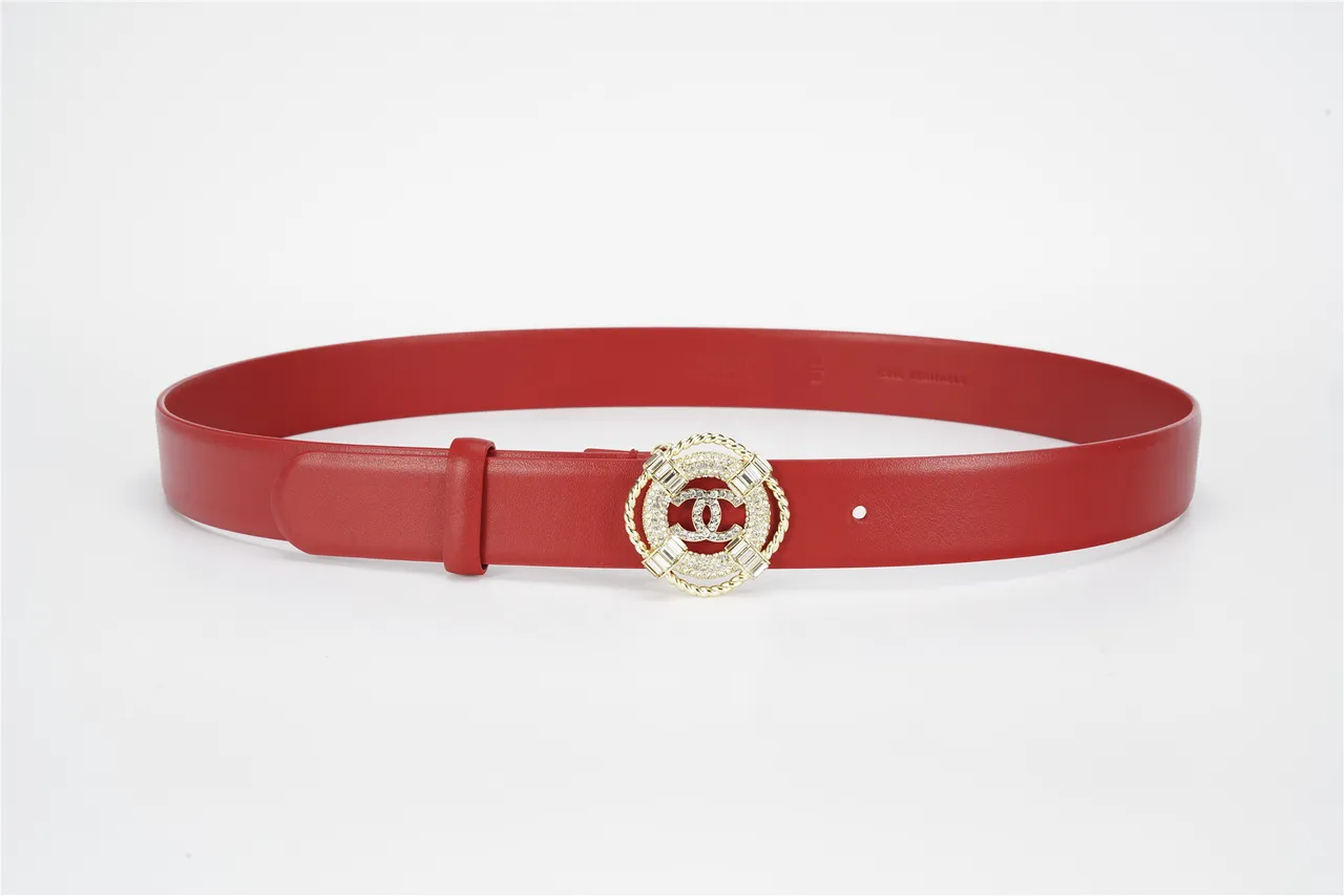 Cinto de couro Chanel vermelho dourado com fivela de trança de corda com cristais 10