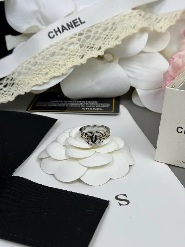 Chanel Silver Gold Interlocking CC Logo Two-Tone Metal Ring 2