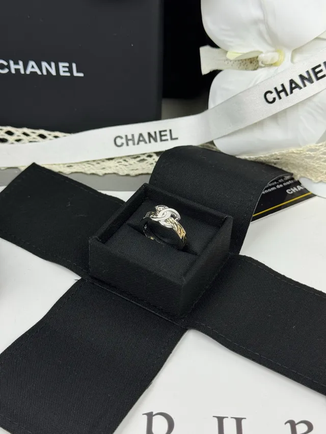 Chanel Silver Gold Interlocking CC Logo Two-Tone Metal Ring 6