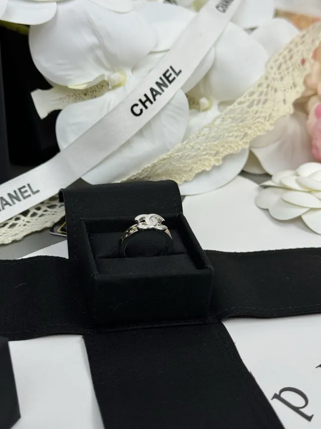 Chanel Silver Gold Interlocking CC Logo Two-Tone Metal Ring 7